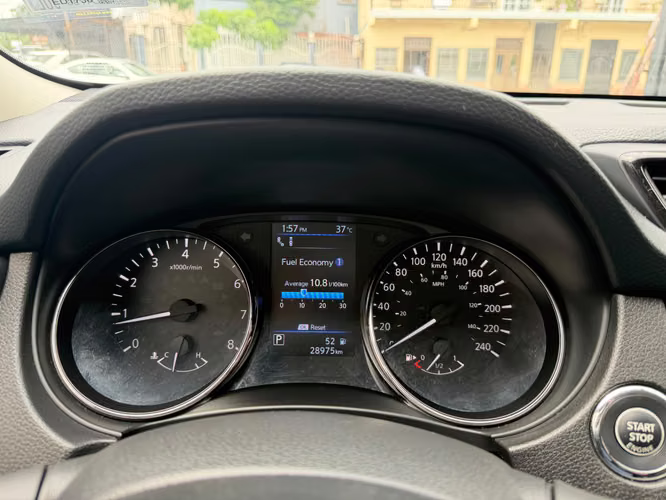 NISSAN XTRAIL 4WD FULL EXTRAS SOLO 28 MIL KILOMETROS