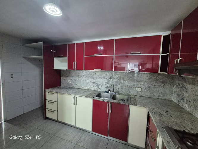 ALQUILER DE APARTAMENTO EN PH MIRALUZ - Imagen 6