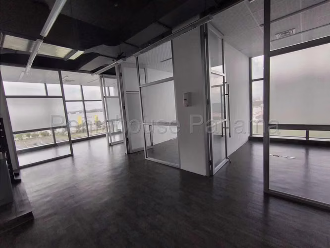 Venta Oficina Santa María - YD