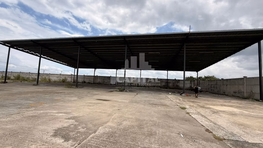 SE ALQUILA TERRENO COMERCIAL VÍA PARAMERICANA