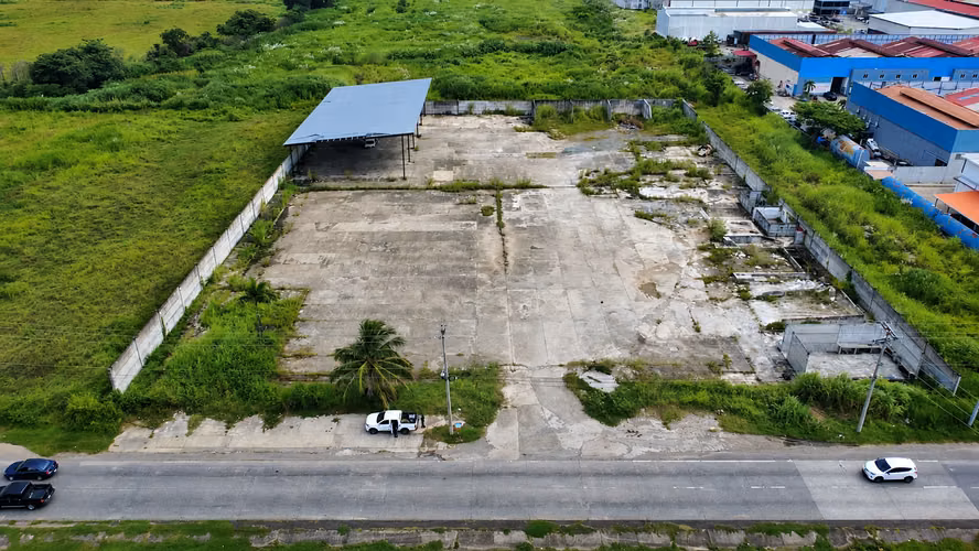 SE ALQUILA TERRENO COMERCIAL VÍA PARAMERICANA