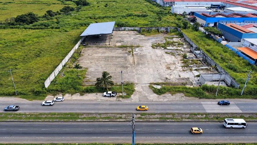 SE ALQUILA TERRENO COMERCIAL VÍA PARAMERICANA