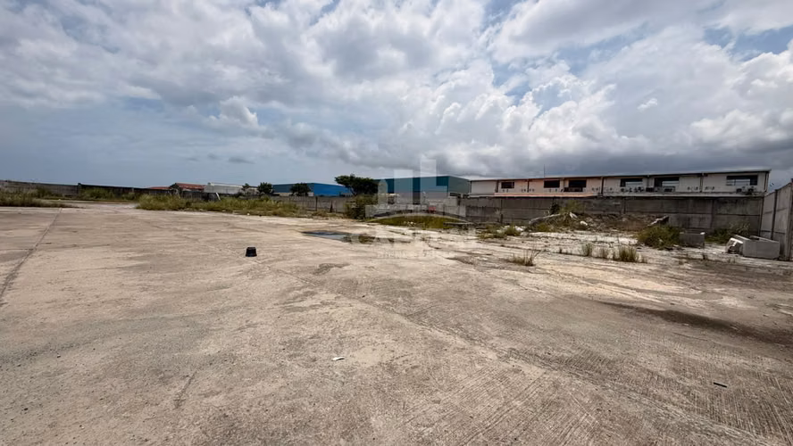SE ALQUILA TERRENO COMERCIAL VÍA PARAMERICANA