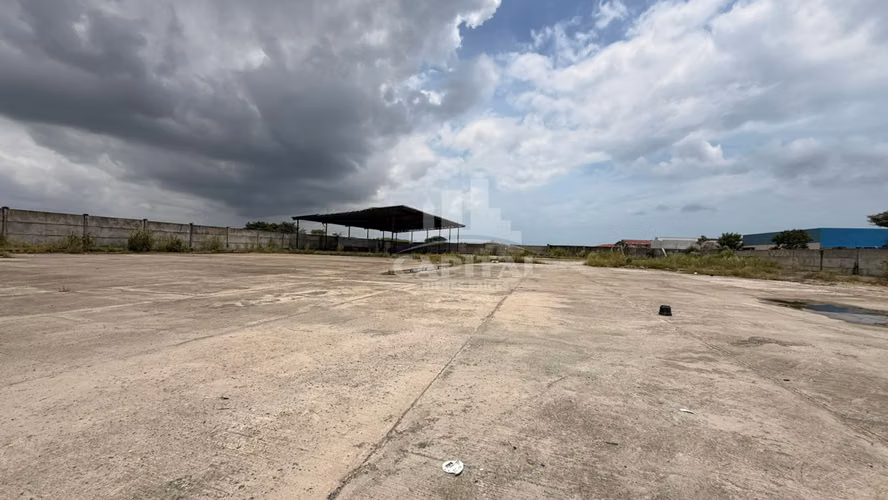 SE ALQUILA TERRENO COMERCIAL VÍA PARAMERICANA