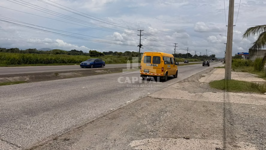 SE ALQUILA TERRENO COMERCIAL VÍA PARAMERICANA