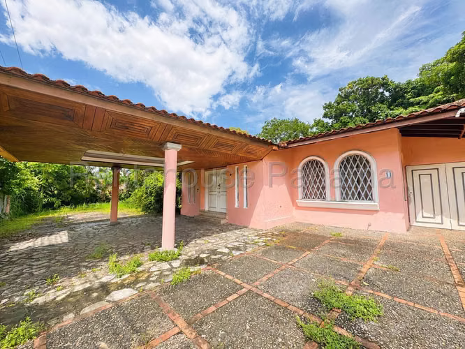 Venta Casa Altos de Golf - YD