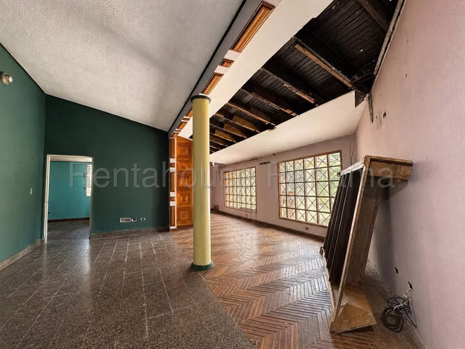 Venta Casa Altos de Golf - YD