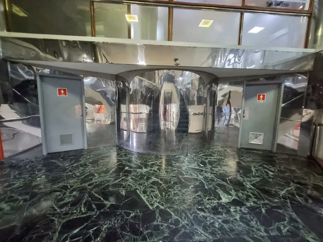 OFICINA CON FRENTE DE VIDRIO · 8.4 M2 · PLAZA PAITILLA · 31A - Imagen 7