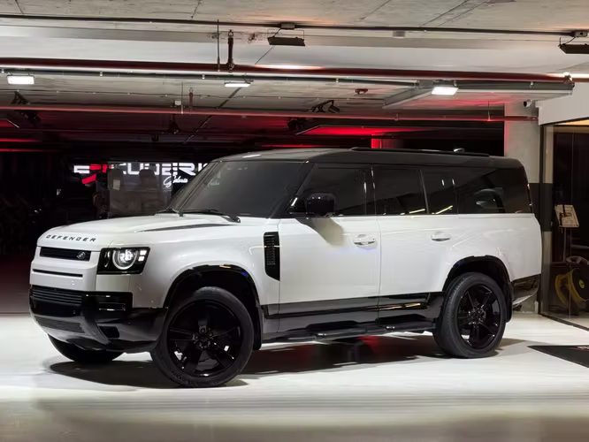 LAND ROVER DEFENDER 130 400PS X-DYNAMIC HSE 2026