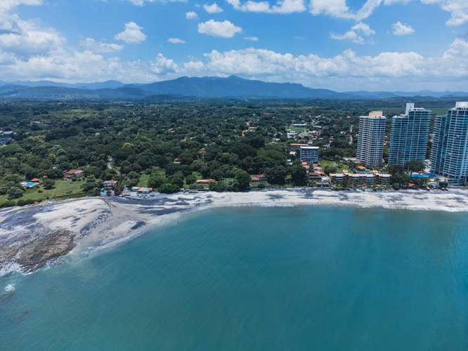 VENTA DE TERRENO PLAYA GORGONA