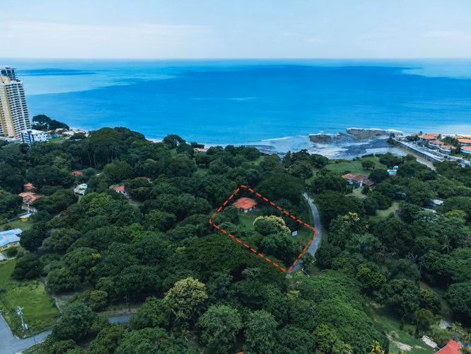 VENTA DE TERRENO PLAYA GORGONA