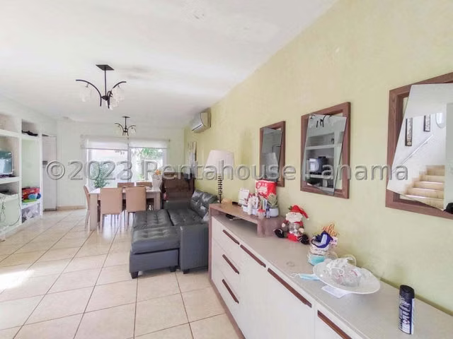 Venta Casa duplex en Brisas del Golf 23MAM9188 - Imagen 2