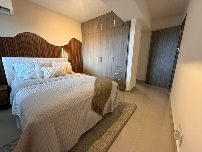 ALQUILER DE APARTAMENTO AMOBLADO FRENTE AL PARQUE OMAR - Imagen 13