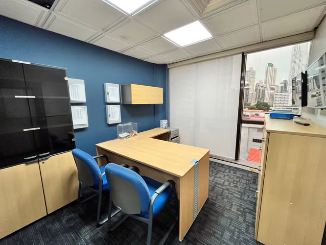 Oficina Amoblada en Alquiler en Calle 50 | 132 m²