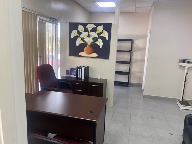 Local Comercial en Venta en PH Centro Médico Cuatro Altos, Colón| Ideal Para Clínica. - Imagen 17