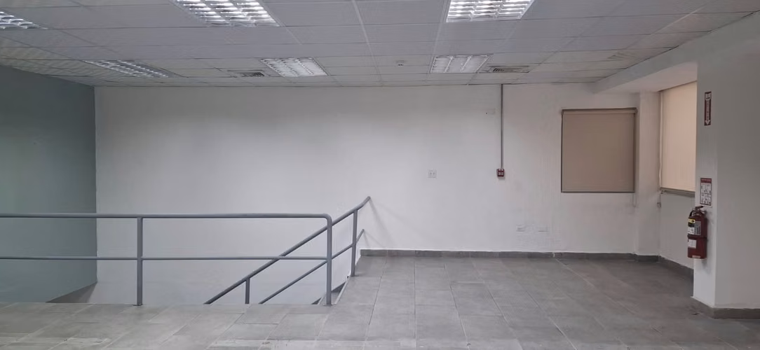 BODEGA LISTA PARA OCUPAR - MAÑANITAS - 377.50M2