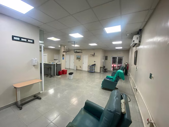 Local Comercial en Venta en PH Centro Médico Cuatro Altos, Colón| Ideal Para Clínica. - Imagen 5