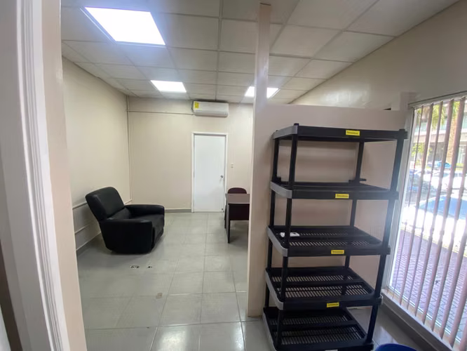 Local Comercial en Venta en PH Centro Médico Cuatro Altos, Colón| Ideal Para Clínica. - Imagen 10