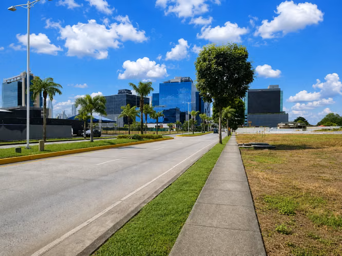 Venta de terreno en Santa María Business District, 2,521 m²