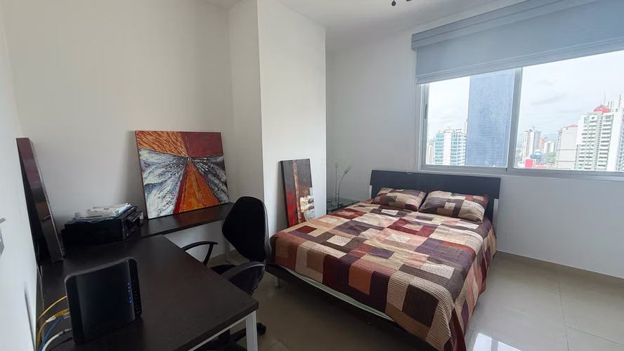 Apartamento en Piso Alto en Venta en el Corazón de Obarrio