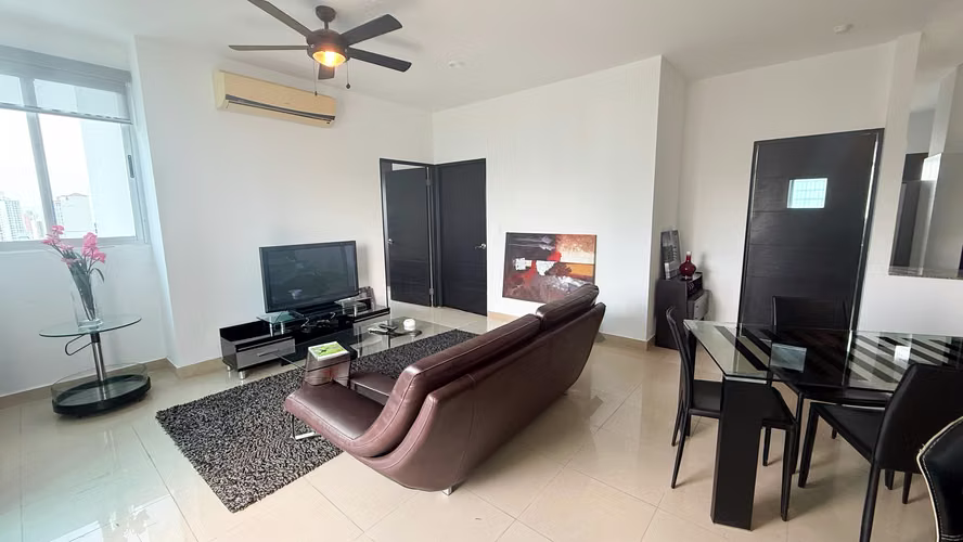 Apartamento en Piso Alto en Venta en el Corazón de Obarrio