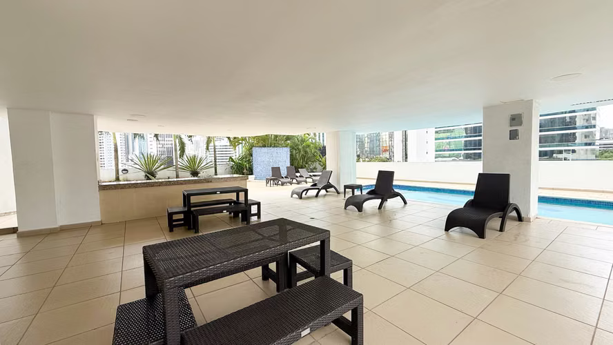 Apartamento en Piso Alto en Venta en el Corazón de Obarrio