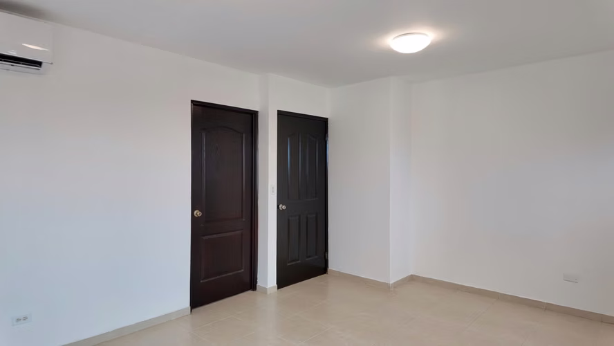 SE ALQUILA ACOGEDORA CASA EN VILLA VALENCIA, COSTA SUR