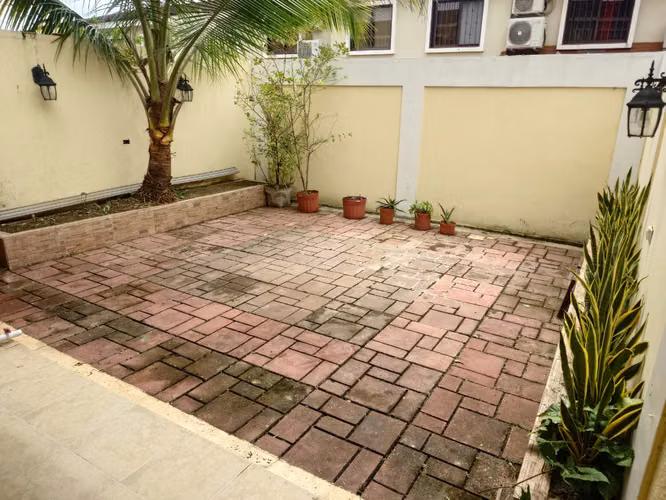 Se vende adosado en PH Altos del Este