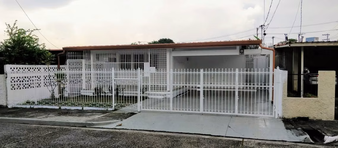 LOS ANGELES/BETANIA/ CASA EN VENTA