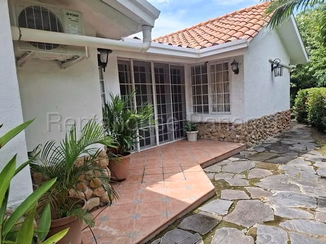 Venta Casa en San Carlos Punta Barco IH27-2036