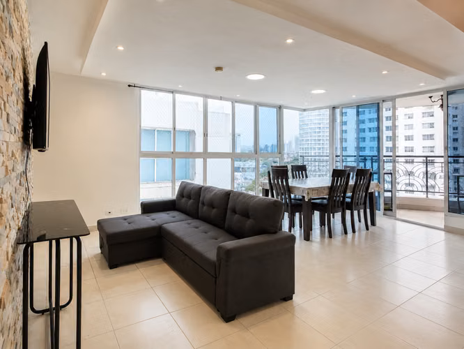 Alquiler apartamento amoblado 3 habitaciones PH Belview towr