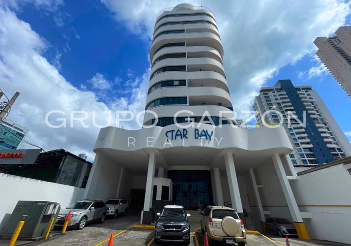 Venta de apartamento en PH Star Bay (3 estacionamientos + 1 deposito)