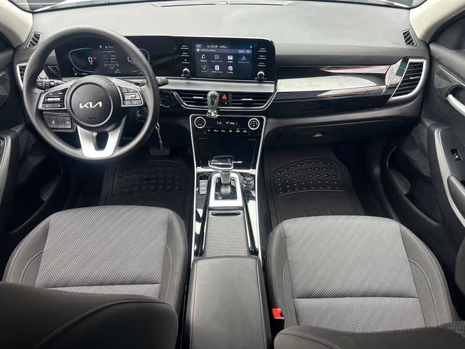 KIA SELTOS AÑO 2027 AUTOMÁTICO COMO NUEVO - Imagen 13