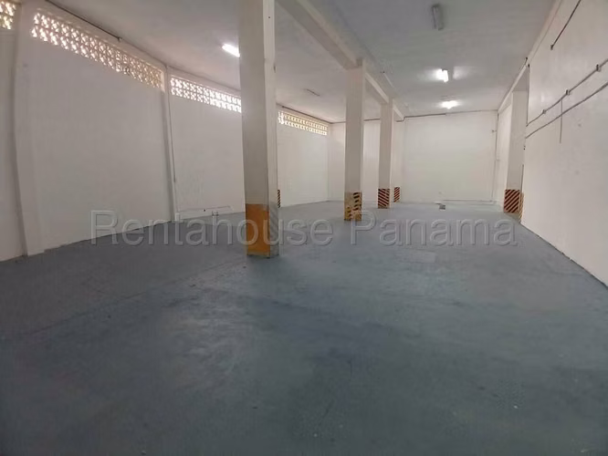 Alquiler de Edificio con 1,567 m² en La Alameda 26PPM9126
