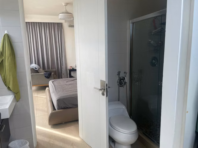 VENDO APARTAMENTO AMUEBLADO PISO ALTO CON VISTA AL MAR Y CIUDAD - Imagen 8