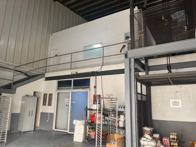 VENTA DE GALERA A PASOS DE PLAZA TOCUMEN