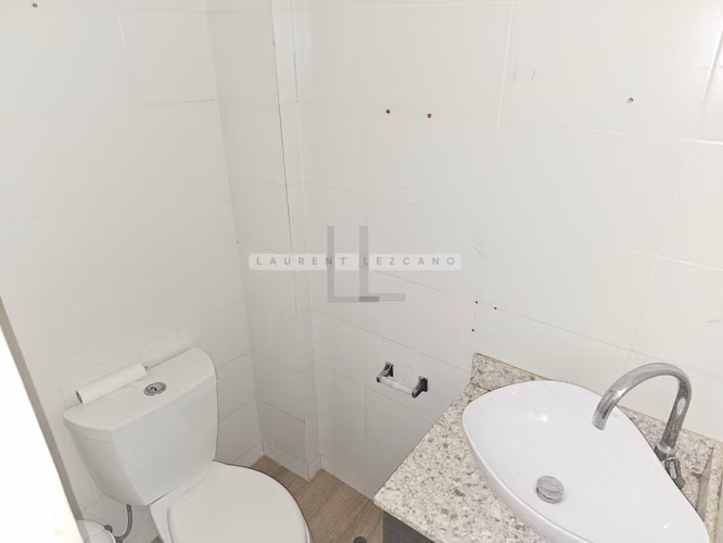 Venta Local Comercial en Marbella con Calle Uruguay - Planta Baja. Haga una oferta