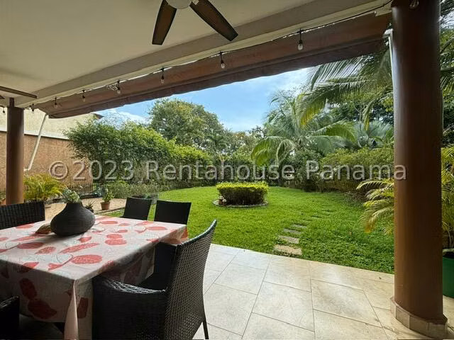 Casa en Venta en Clayton AFC 26-1547