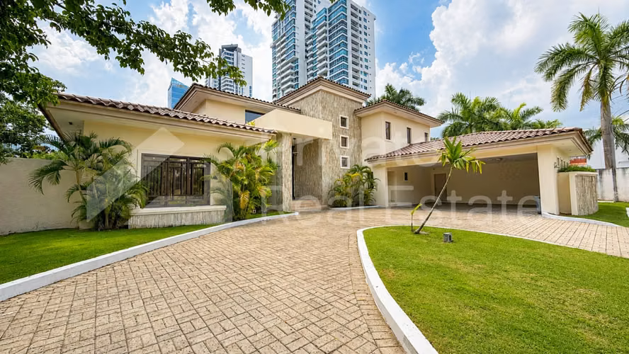 Se Vende casa en Paseo del parque Costa del Este
