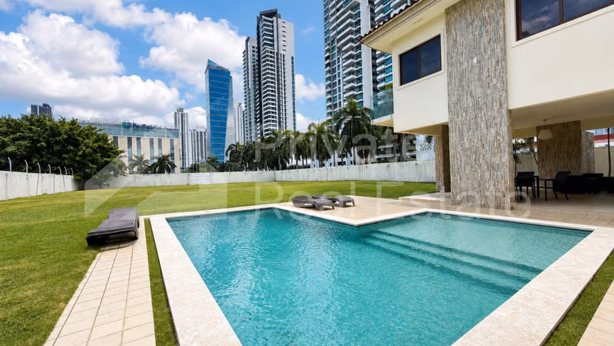 Se Vende casa en Paseo del parque Costa del Este