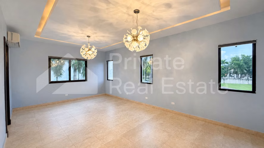 Se Vende casa en Paseo del parque Costa del Este