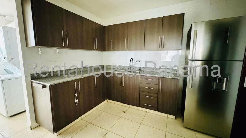 Venta de Apartamento en Carrasquilla 27LBR2051