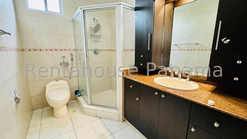 Venta de Apartamento en Carrasquilla 27LBR2051