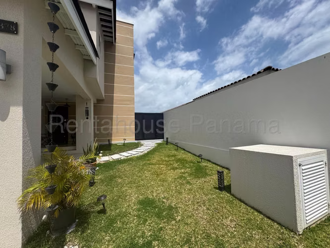 Venta de Casa Amoblada en Panama Pacifico Bosques del Pacifico EC - Imagen 13