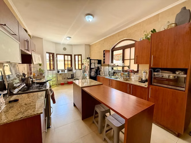 Alquilo Casa de 345m2 en Costa Sur EL DORAL 27-2045SRZ - Imagen 4