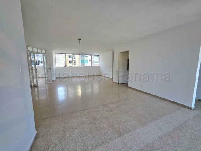 Vendo Apartamento de 201m2 en Marbella La Concha 26-7052SRZ - Imagen 3