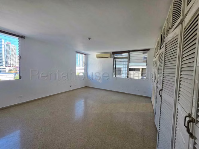 Vendo Apartamento de 201m2 en Marbella La Concha 26-7052SRZ - Imagen 12