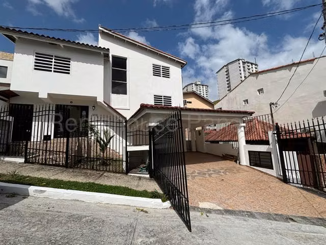 House for Sale in Altos de Santa Maria JG
