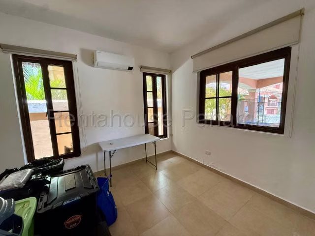 ALQUILER DE CASA EN COSTA SUR - Imagen 4