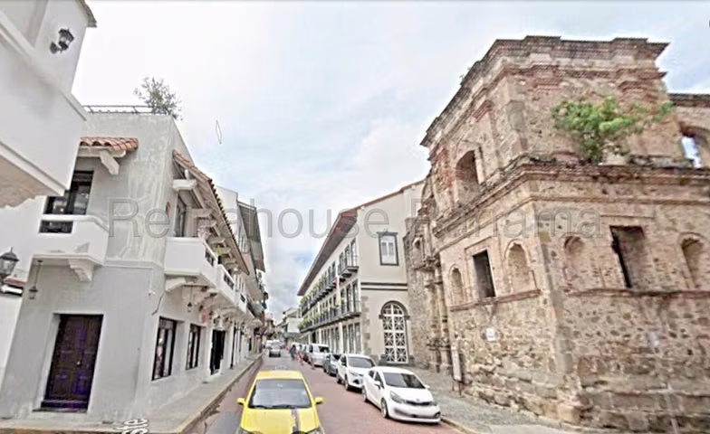 ALQUILER DE LOCAL COMERCIAL EN CASCO ANTIGUO - Imagen 19